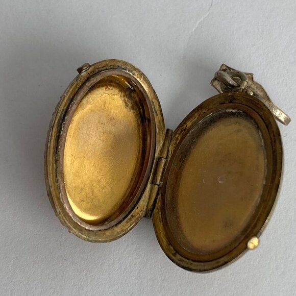 Victorian Antique Gold Rose Bird Locket Pendant Filled - Picture 5 of 5